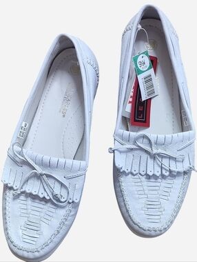 White Leather Moccasin Slip On Shoes Round Toe Size 9.5 Wide Width